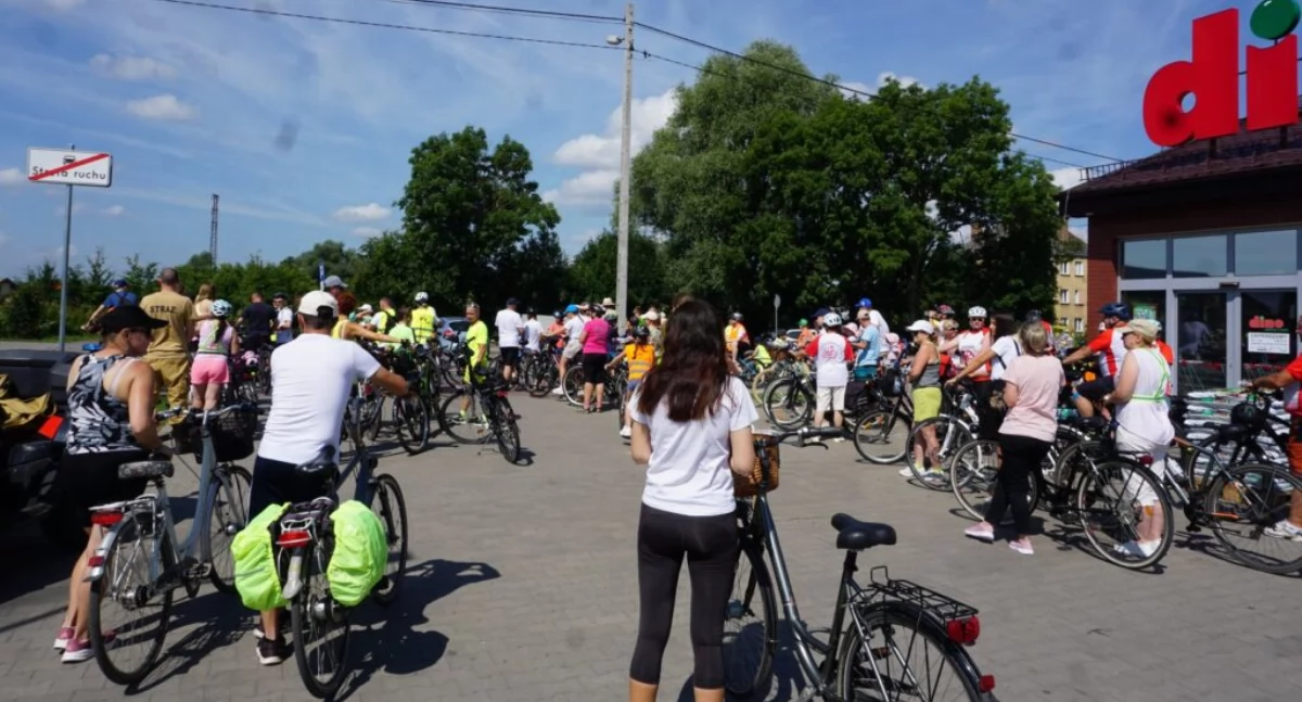 86 osób pojechało w rowerowej familiadzie