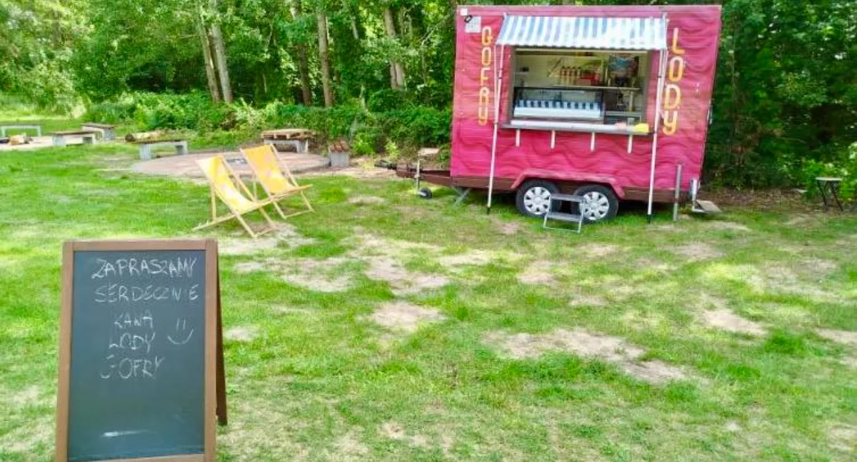 Gmina informuje o foodtrucku nad Jeziorem Steklińskim
