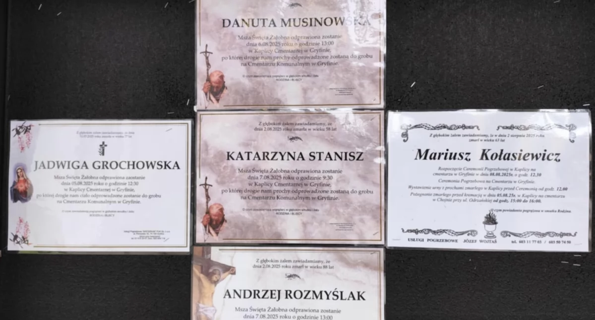 Nekrologi utworzyły krzyż. Rodzinom zmarłych składamy wyrazy współczucia