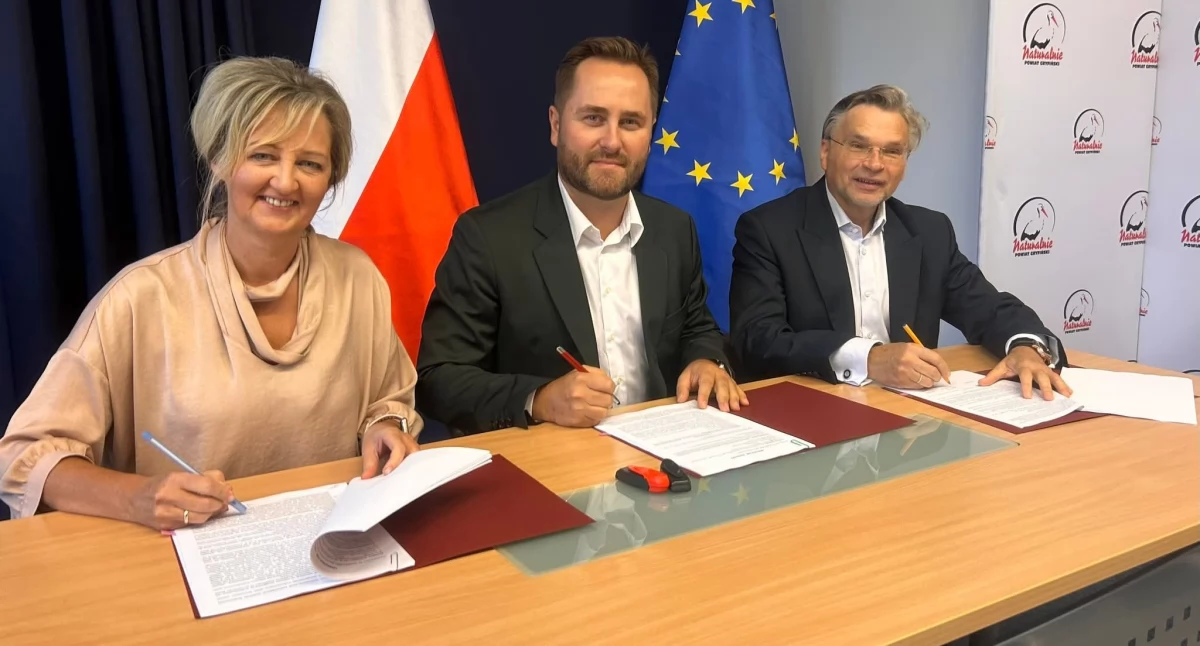 Podpisali umowę na remont czterech odcinków dróg. Dwa z nich są w gminie Gryfino
