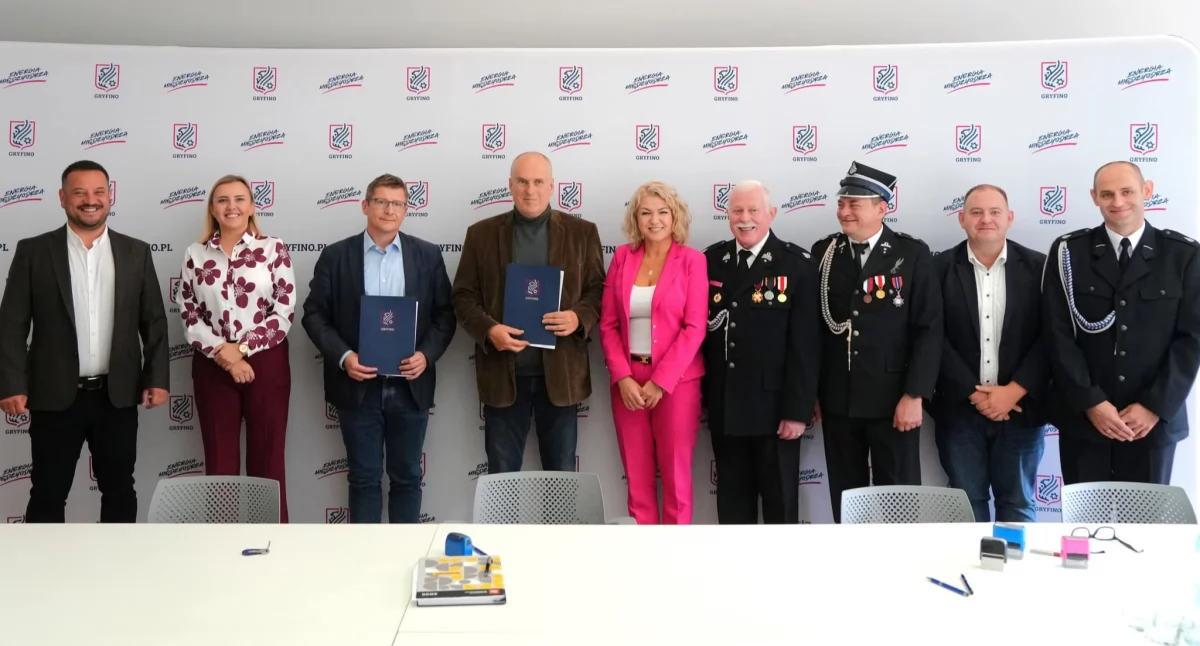 Podpisali umowę na przebudowę budynku OSP w Wełtyniu