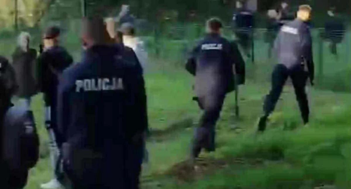 Podczas derbów gminy doszło do starcia kibiców z policją. Funkcjonariusze pobili 13-latka?