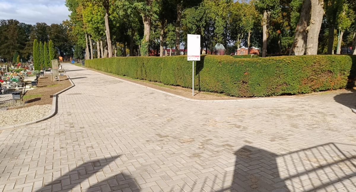 Zakończono modernizację alejek na Cmentarzu Komunalnym