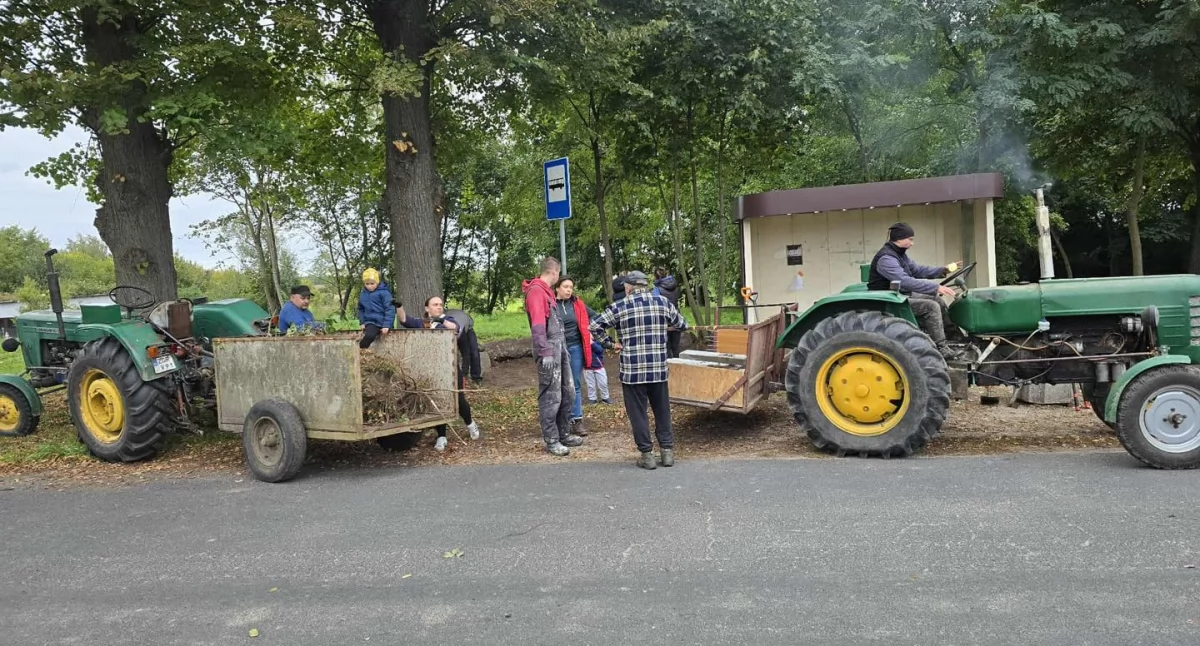 Wspólnie sprawili, że przystanek zmienił sie nie do poznania! [GALERIA]