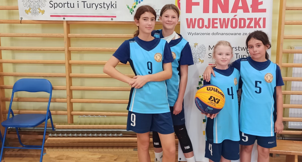 Młodsze koszykarki z SP 3 piąte w województwie