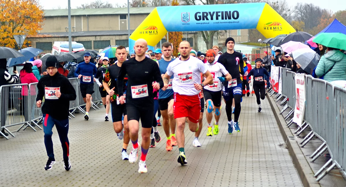 Gryfiński Bieg Niepodległości wygrał miejscowy policjant! [GALERIA]