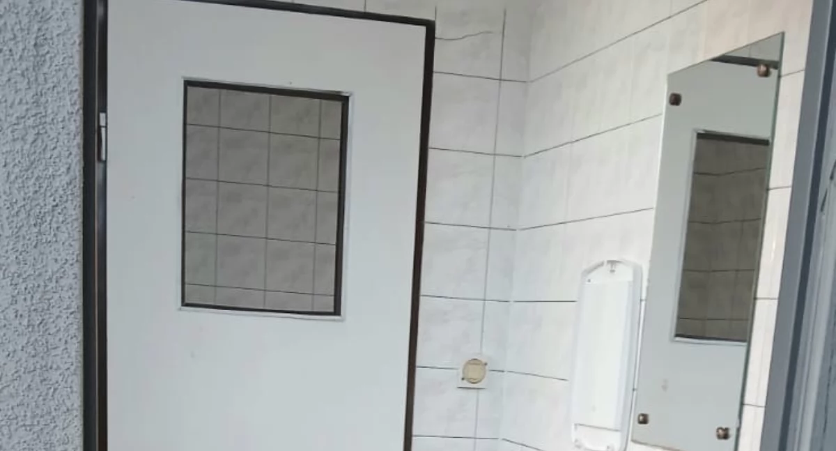 LIST DO REDAKCJI. Nie ma szyby, a nawet papieru toaletowego