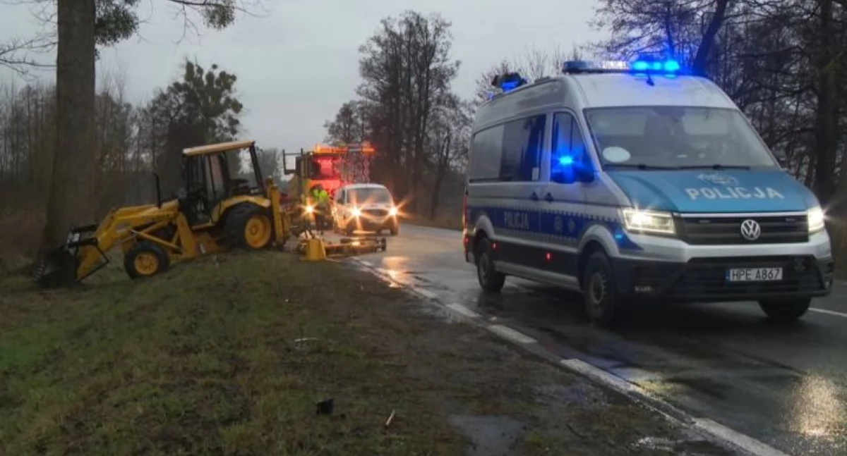 Samochód osobowy zderzył się z koparkoładowarką