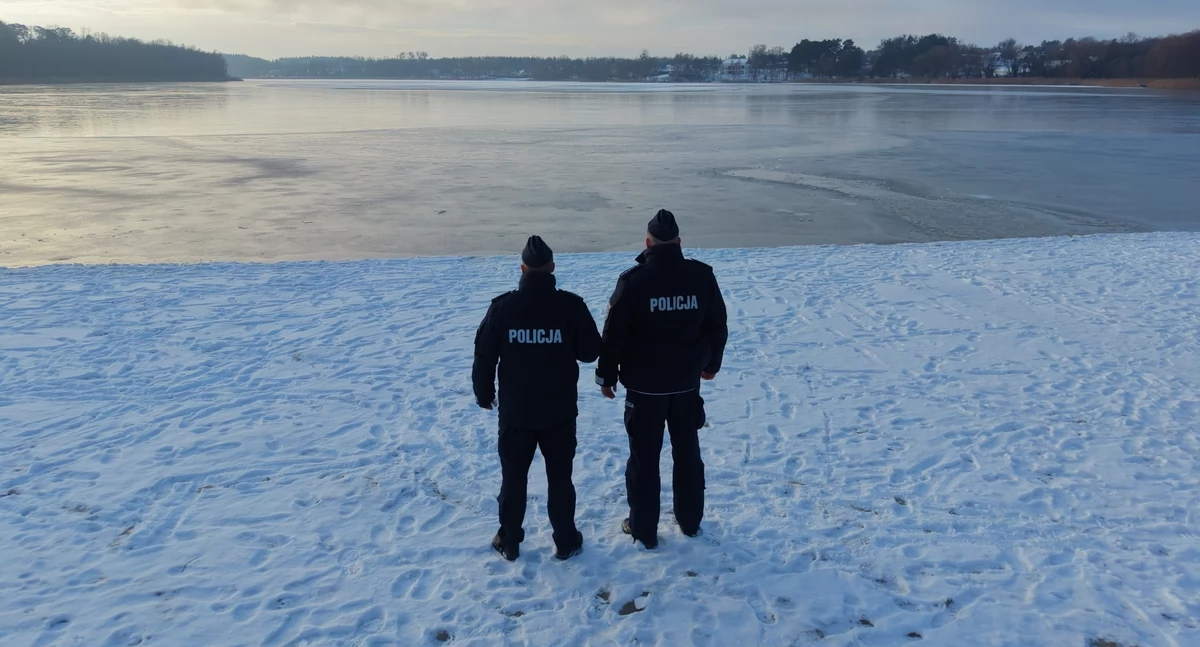 Gryfińscy policjanci ostrzegają przed wchodzeniem na lód