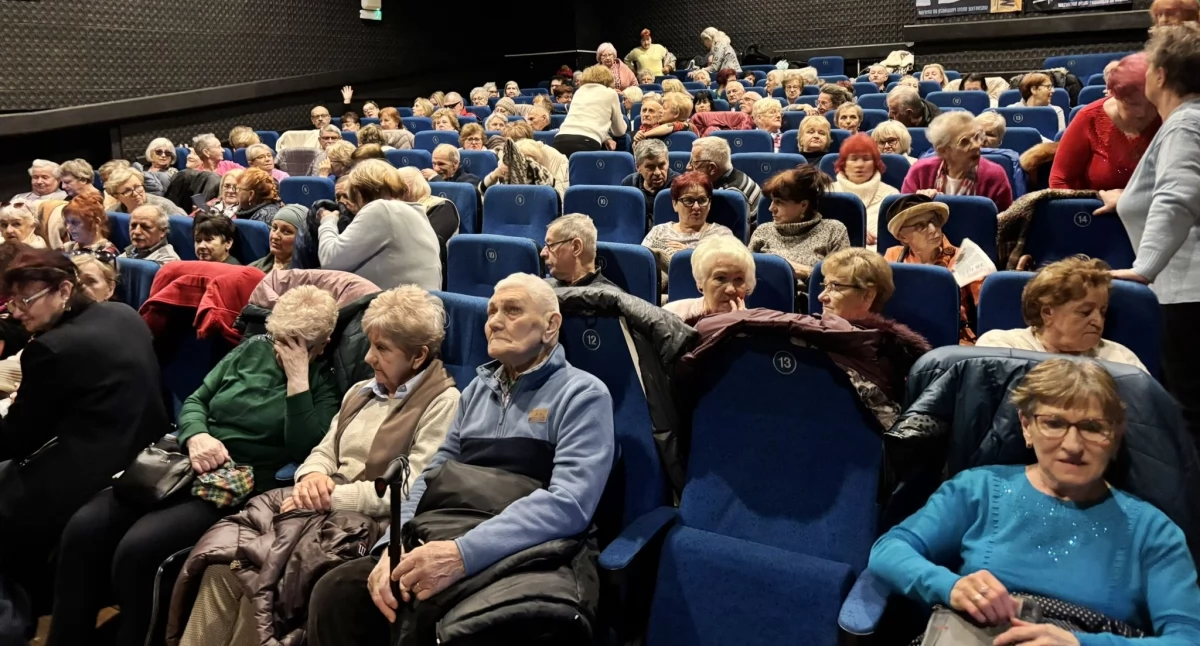 Gryfińscy seniorzy lubią chodzić w poniedziałki do kina [GALERIA]