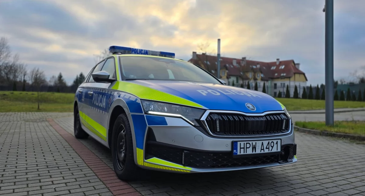 Lokalne samorządy współfinansowały zakup radiowozu [GALERIA]