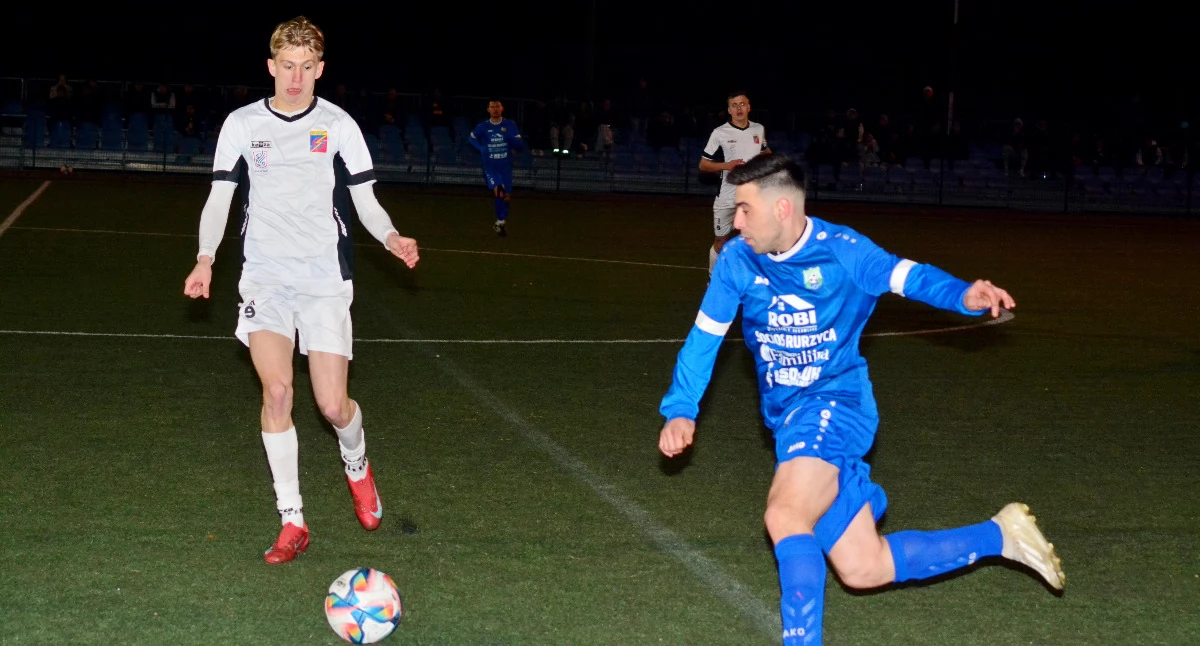 Energetyk wygrywa w derbach. Hattrick 17-latka! [WYNIKI]