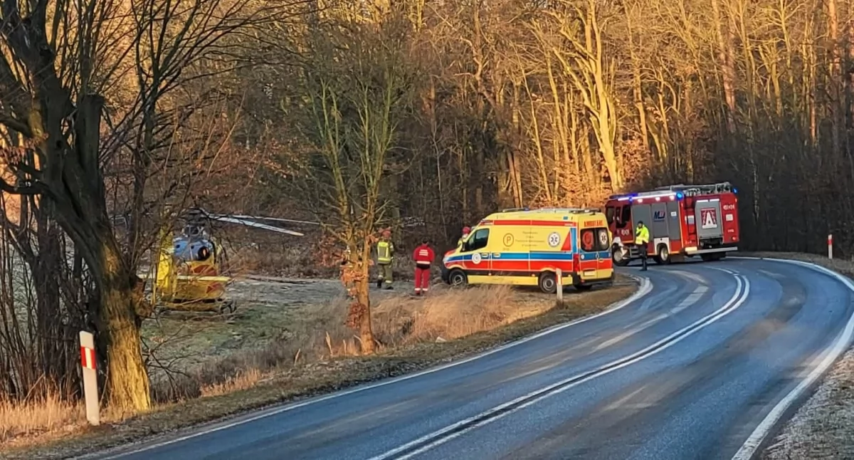Nie żyje 27-letni kierowca, który rozbił się przed Pniewem