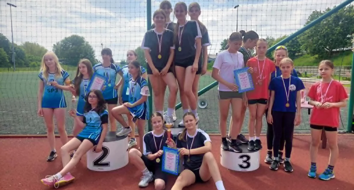 Dziewczęta z SP Widuchowa awansowały do wojewódzkiego finału!