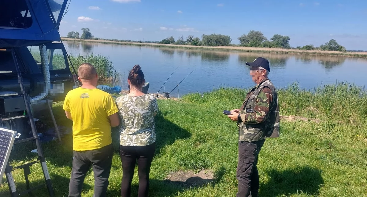 Wyłapują osoby, które dokonują nielegalnego połowu ryb na terenie powiatu 