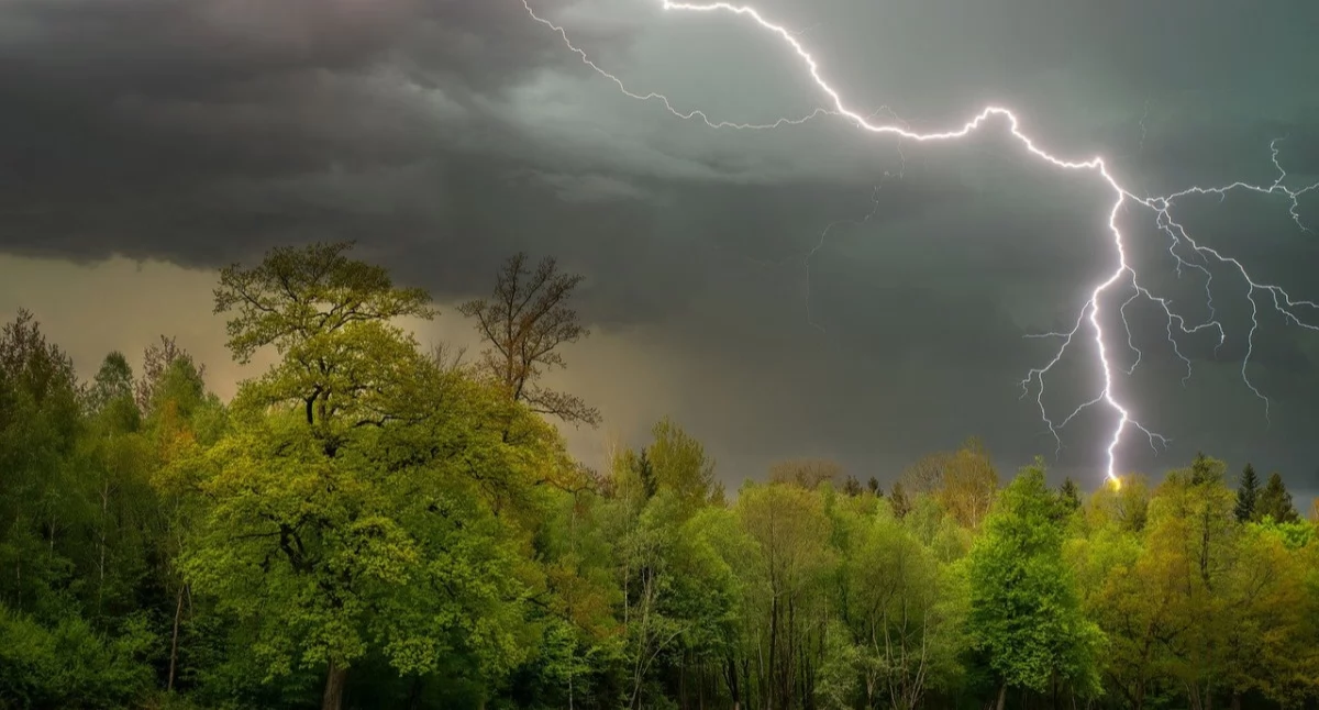 Co powiecie dziś o burzy? Może padać w Gryfinie, Widuchowej, a nawet w Baniach