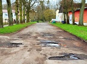 Wyremontują drogę prowadzącą do pałacu