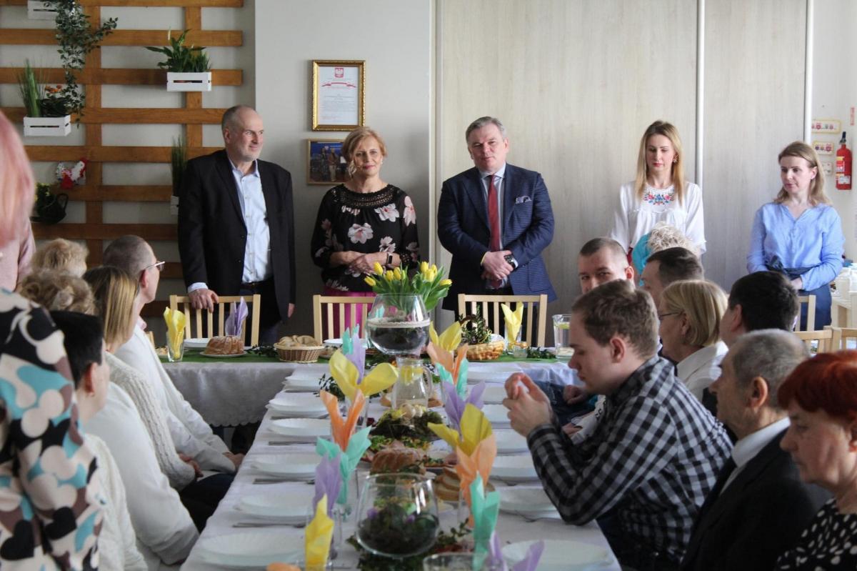 Śniadanie wielkanocne w Środowiskowym Domu Samopomocy w Gryfinie [GALERIA]