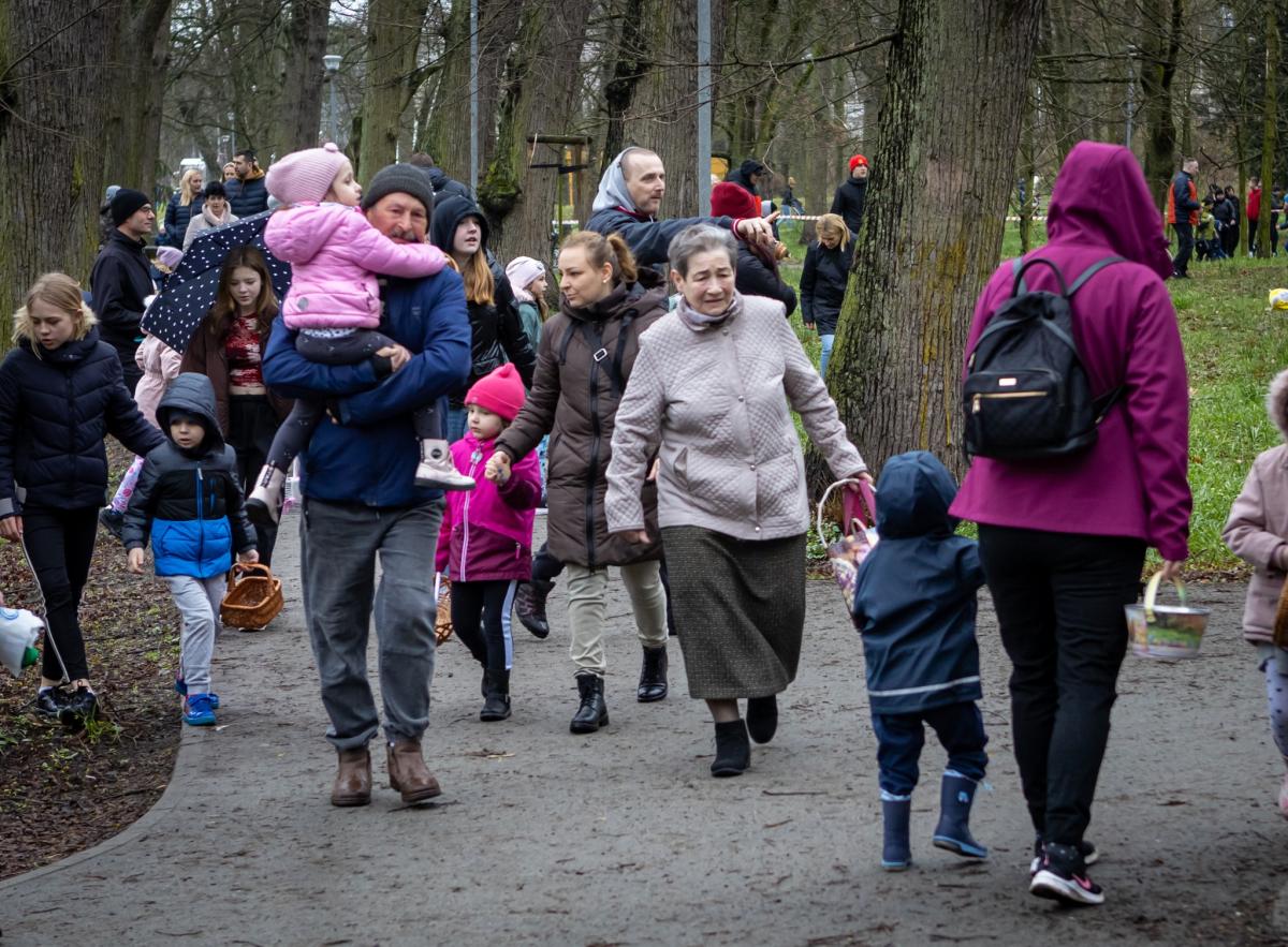 Czy dzieciom (i dorosłym) udało się znaleźć zająca? [GALERIA]