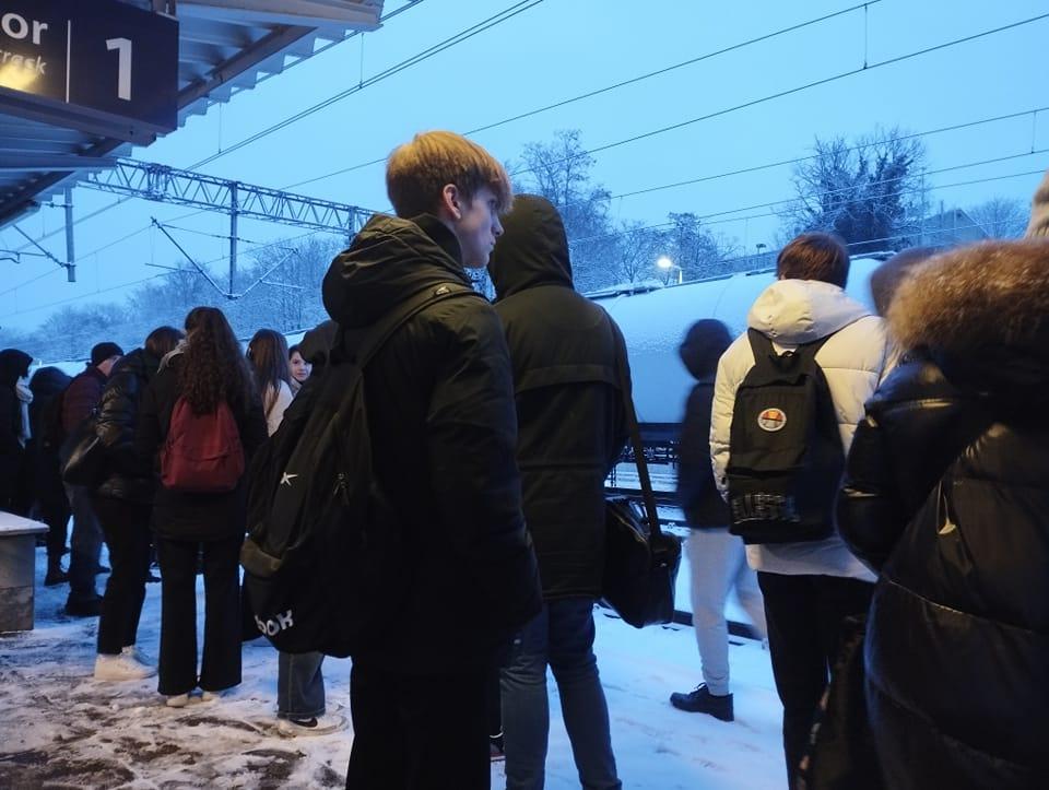Zima znów zaskoczyła PKP. Ogromne opóźnienia