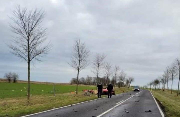 Wypadek za mostem. Zginął 53-letni Niemiec. W drugim aucie Polacy