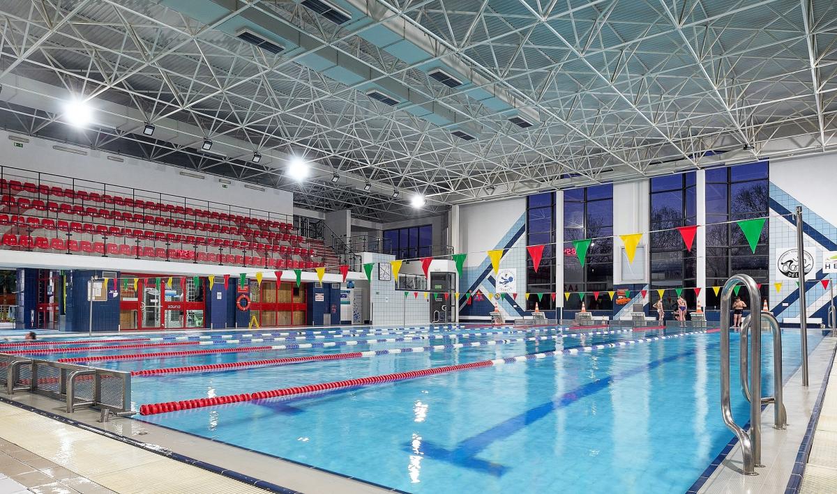 Laguna otwiera trybuny i prosi dorosłych o czujność