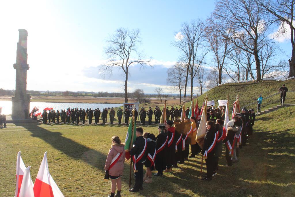 Upamiętnili dzień wkopania pierwszego biało-czerwonego słupa granicznego nad Odrą [GALERIA]