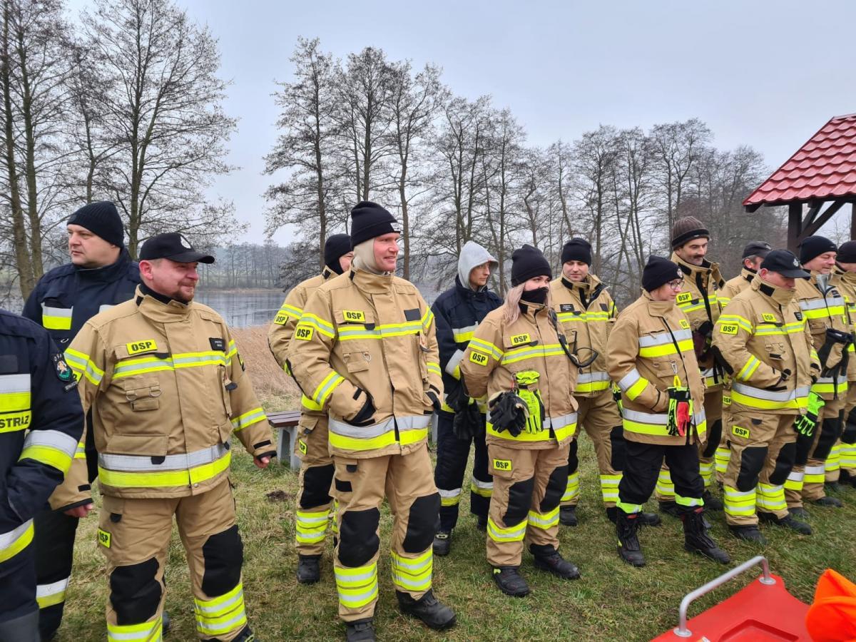 Działali na lodzie, na lądzie i pod wodą