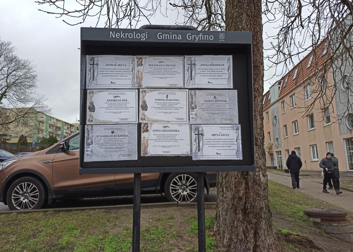 Tablice znów zapełniły się nekrologami
