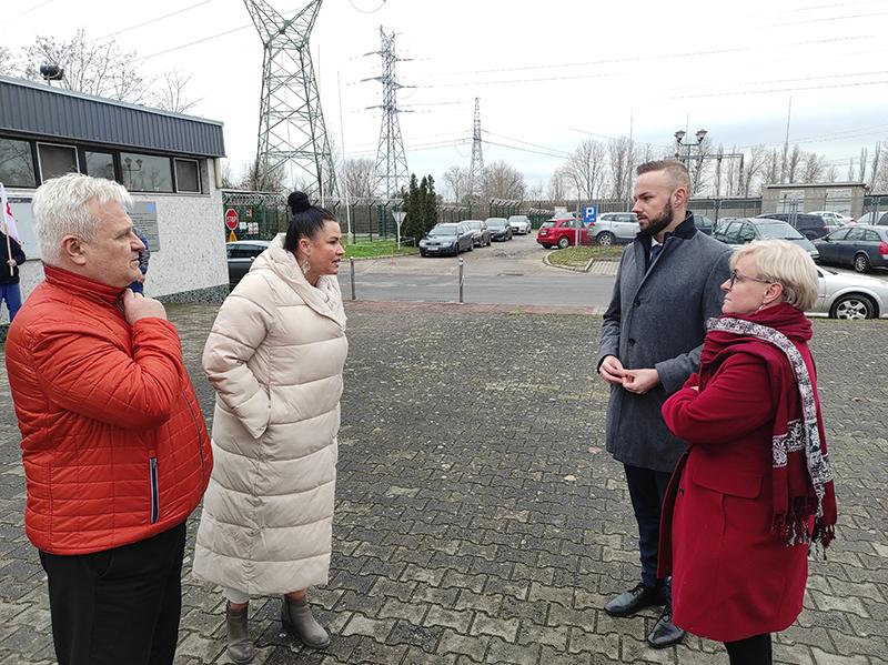 Gorąco pod bramą elektrowni