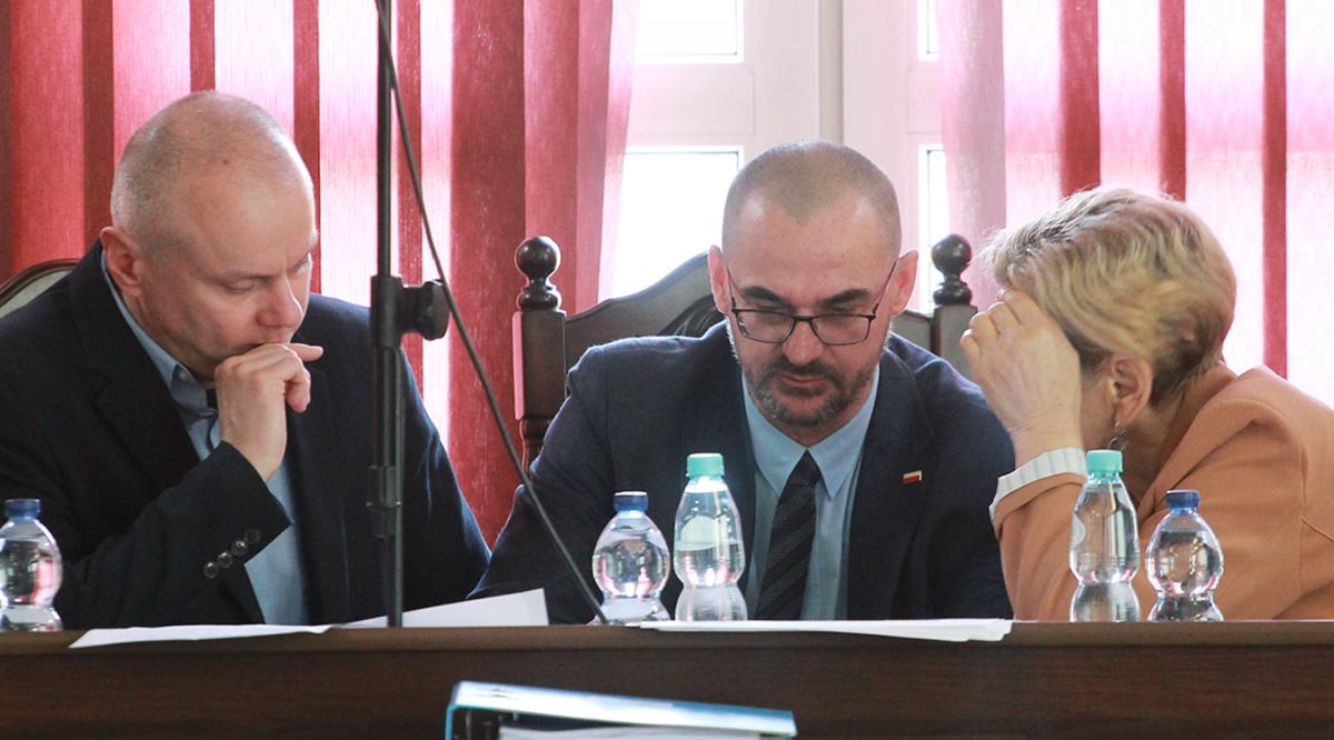 Budżet na 2023 rok przyjęty. Kluczowa była postawa radnych PiS