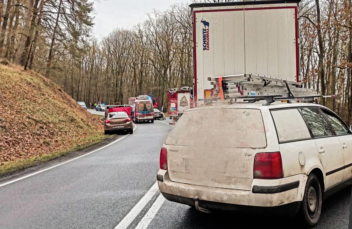 Kolejna śmierć na drodze. Nie żyje pasażerka motoroweru