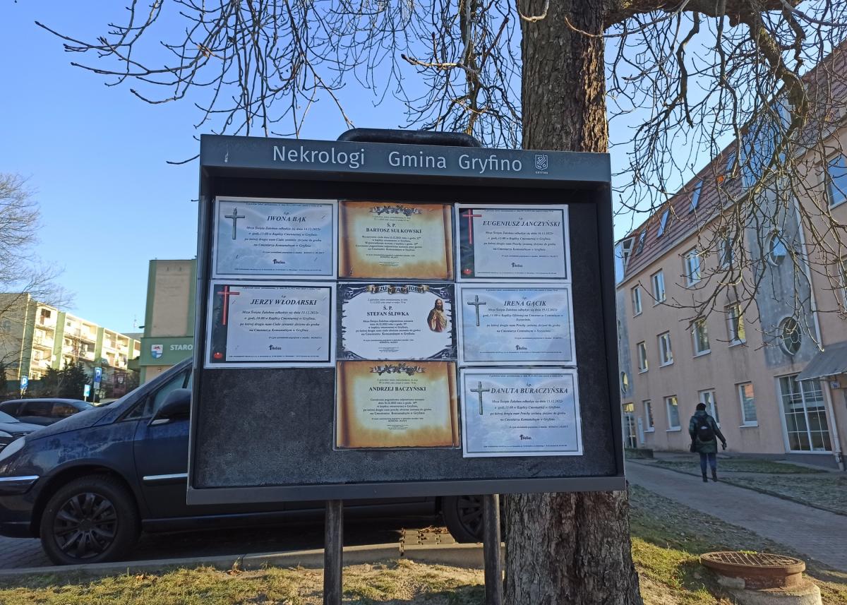 Gryfińskie tablice zapełniły się nekrologami