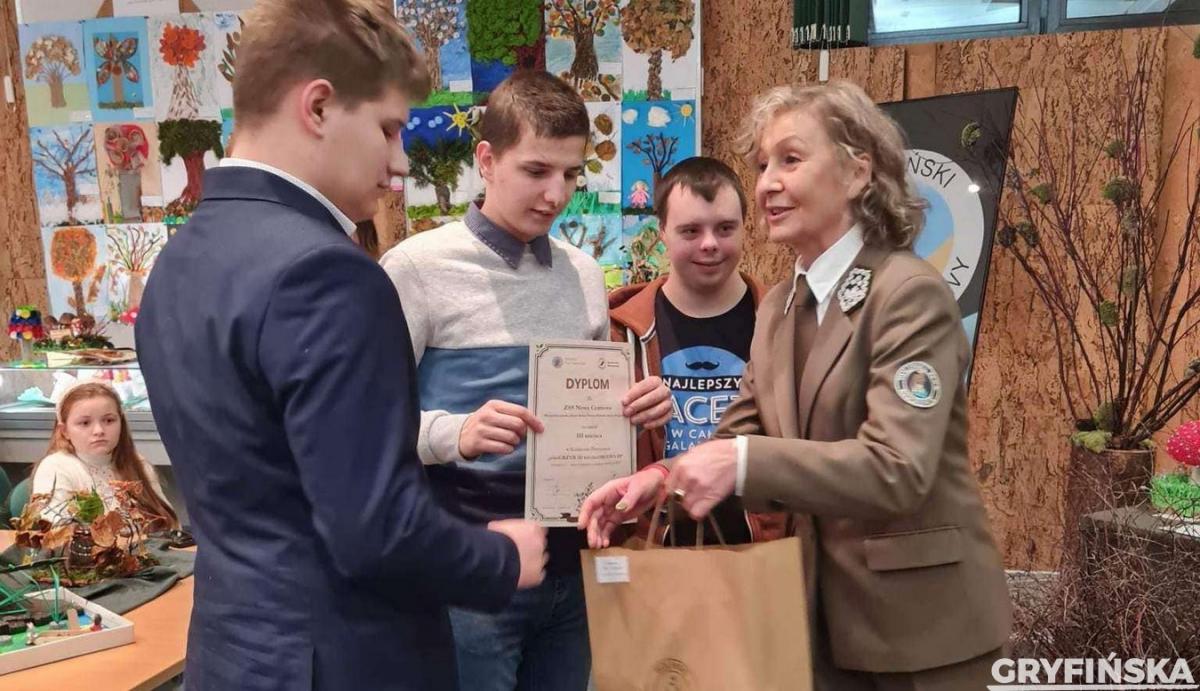 Nagrody, brawa i poczęstunek. Uczniowie z Nowego Czarnowa nad morzem