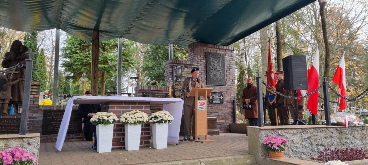Odsłonili tablicę upamiętniającą AK i NSZ [GALERIA]