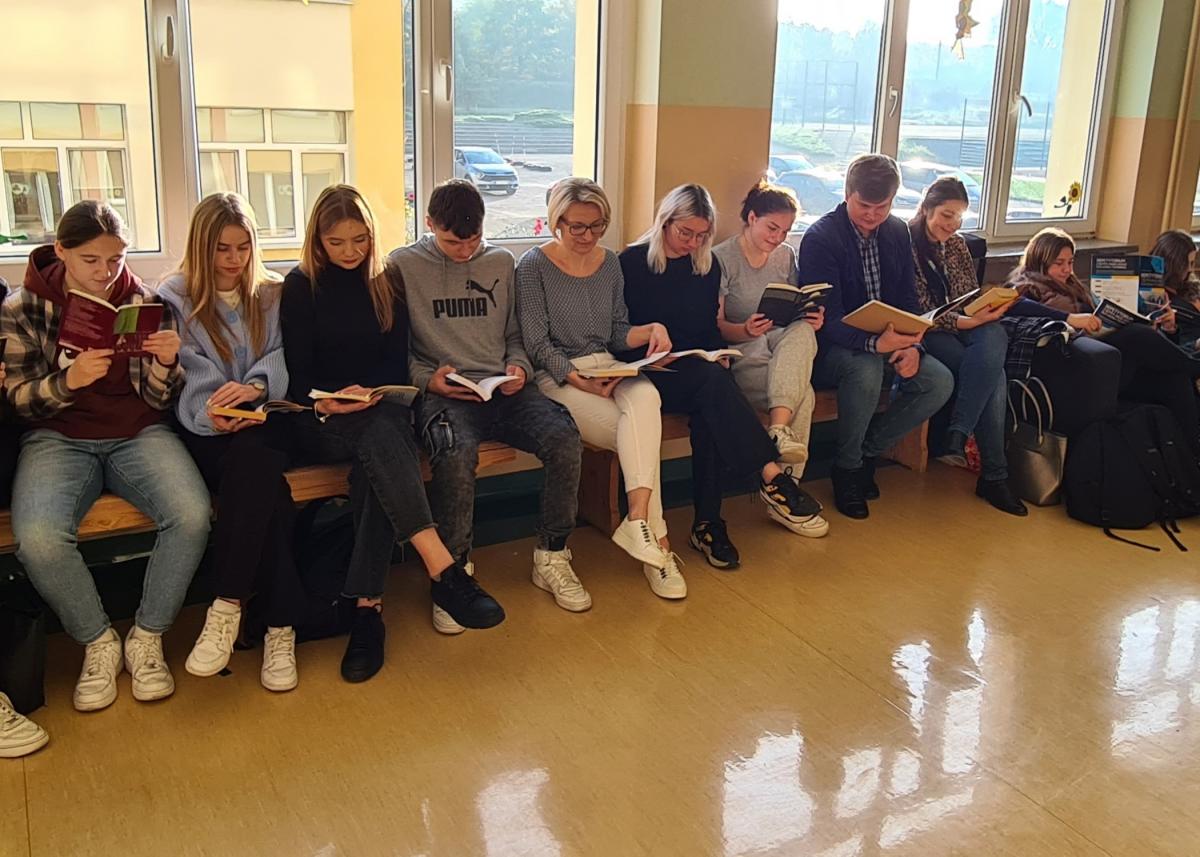 Zaczytane ZSP. Szkoła wzięła udział w biciu rekordu Polski [GALERIA]