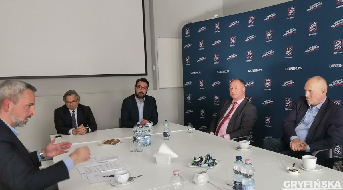 Rozmawiali o sprzedaży węgla oraz autobusach między gminami