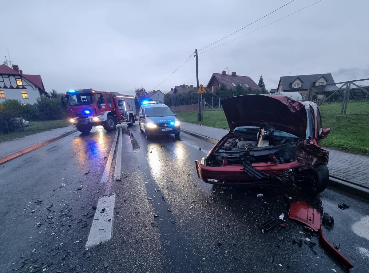 Kolejny wypadek drogowy. Matka z córką hospitalizowane [GALERIA]