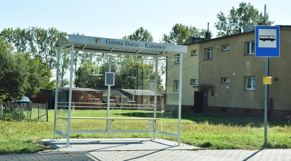 Nowe wiaty przystankowe w gminie Banie