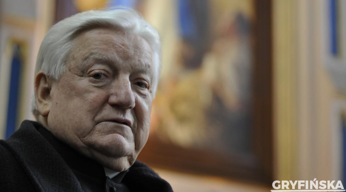 Miłośnicy historii otwierają wystawę o śp. księdzu B. Kozłowskim