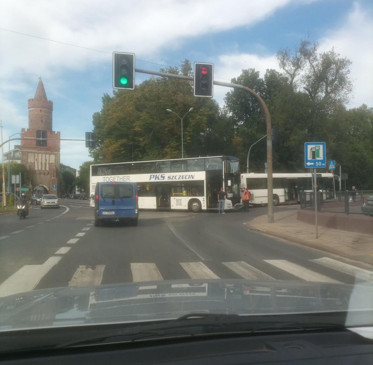 Piętrus wymiękł na środku skrzyżowania