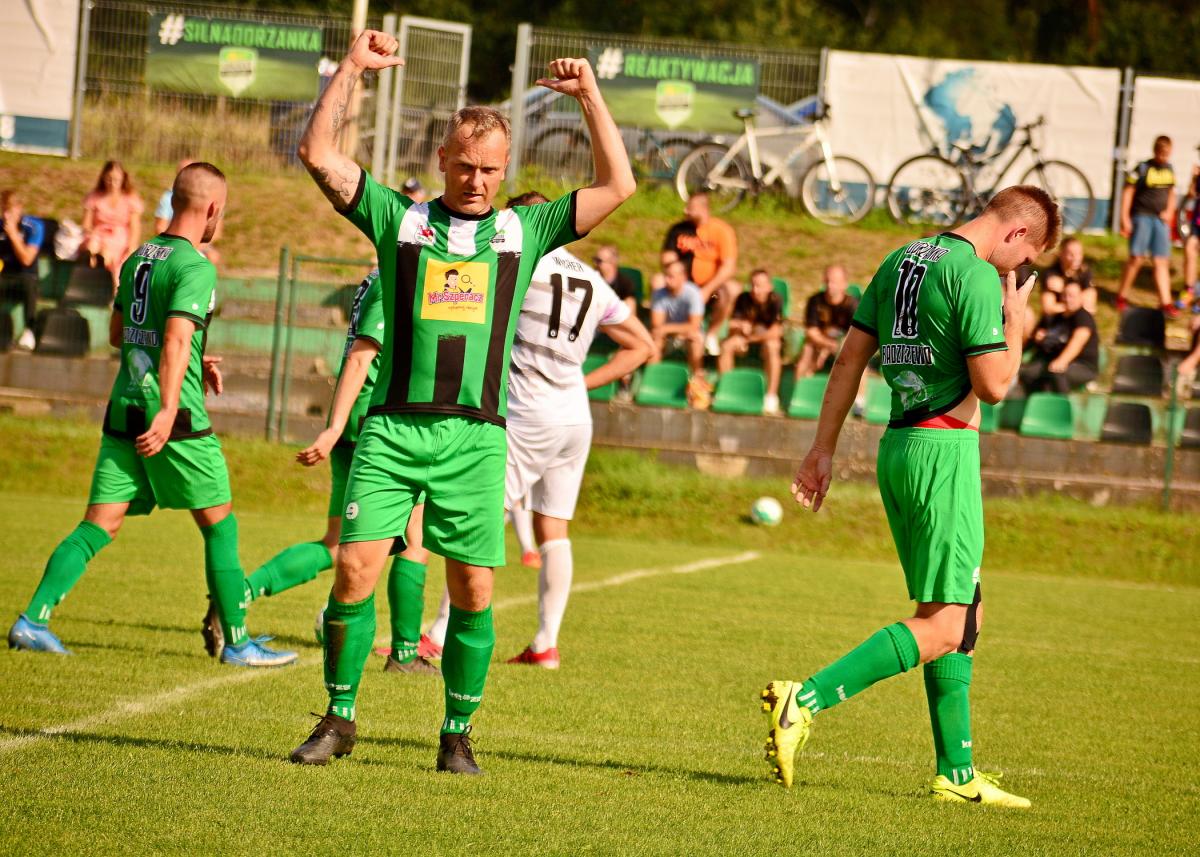 Derby dla Odrzanki. Grot liderem A-klasy [WYNIKI]