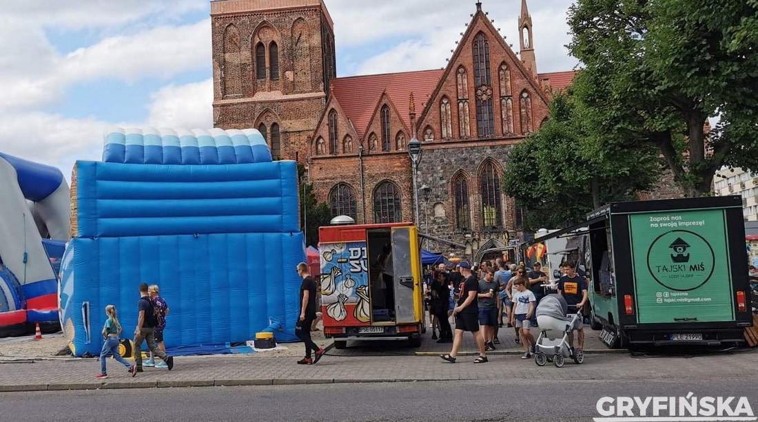 Food trucki wjechały na pl. Ks. Barnima I