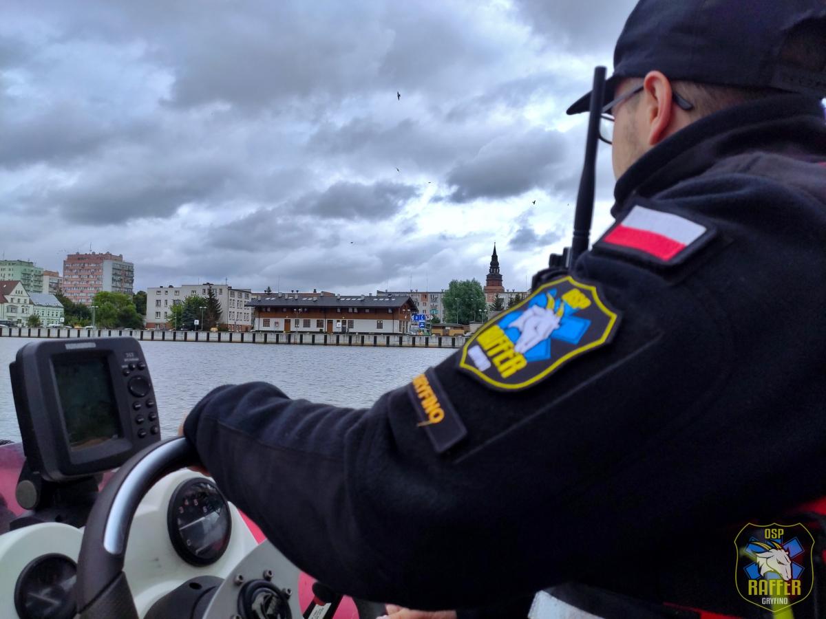 OSP Raffer Gryfino patroluje gryfińskie nabrzeże