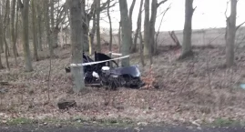 Wjechała w drzewo. 22-latka trafiła do szpitala