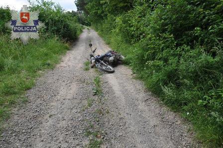Motocyklista znaleziony na drodze