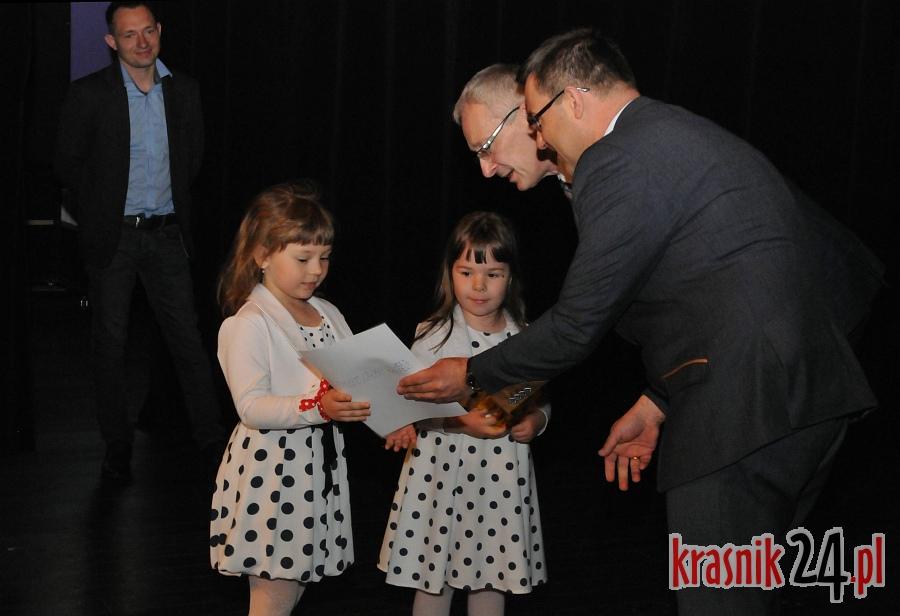 Motylki 2015 dla uzdolnionych młodych wokalistów z terenu powiatu kraśnickiego rozdane. FOTO, Wideo