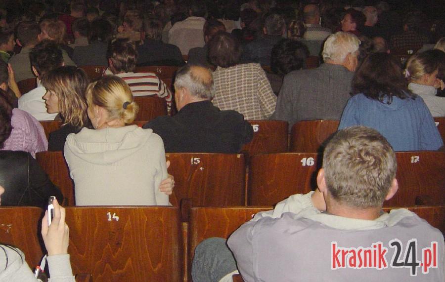 Kup sobie kawałek historii Kina Metalowiec. Na sprzedaż stare fotele