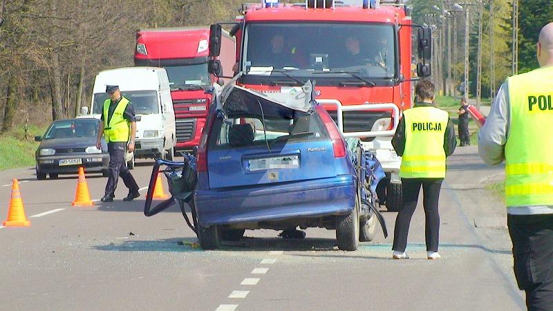 Wypadek w Lasach. Punto wjechało w dostawczaka