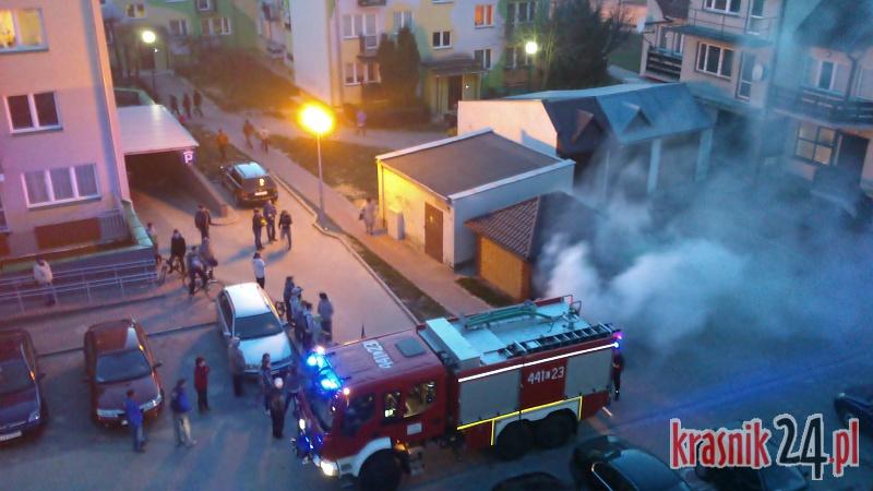 Kraśnik. Spalił się śmietnikowy dzwon. Potrzebna była interwencja strażaków